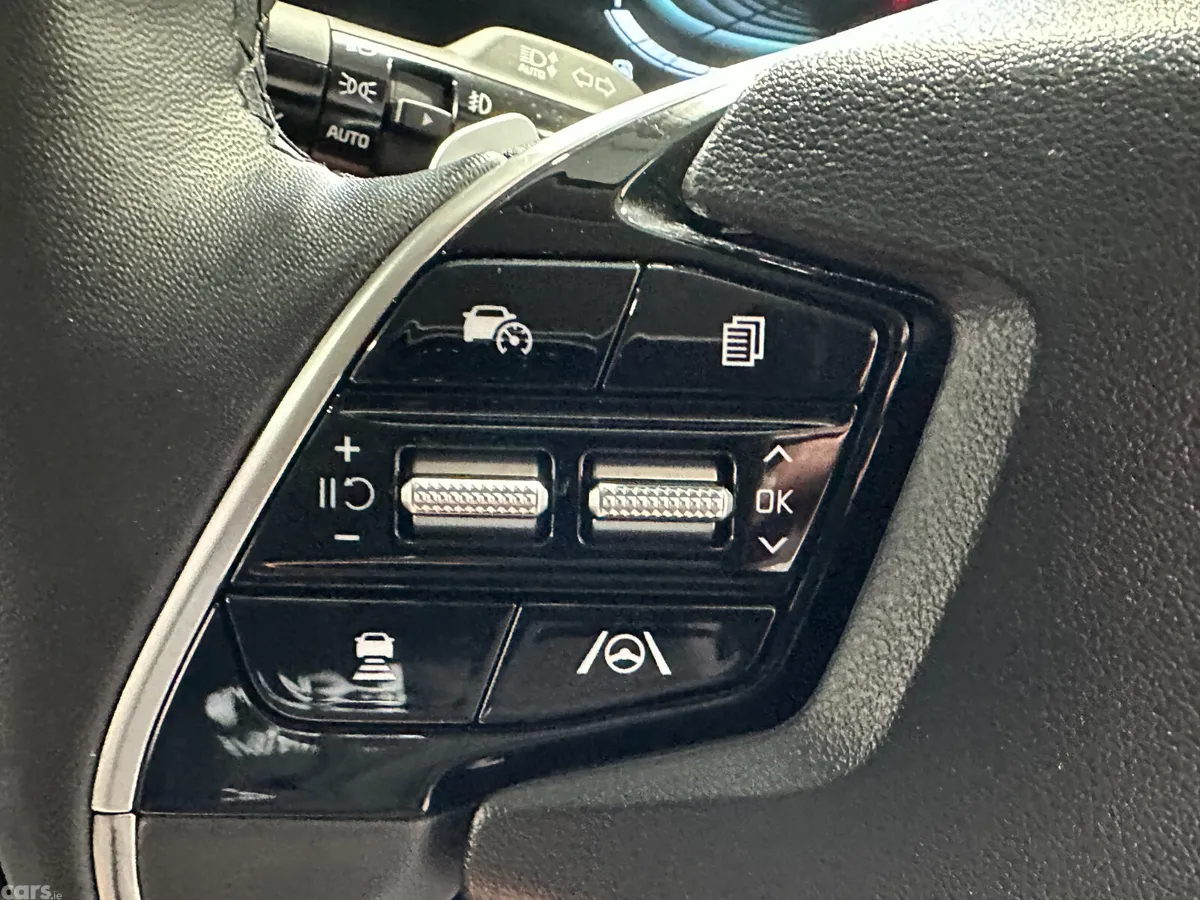 Kia Niro SUV, Petrol Hybrid, 2024, White