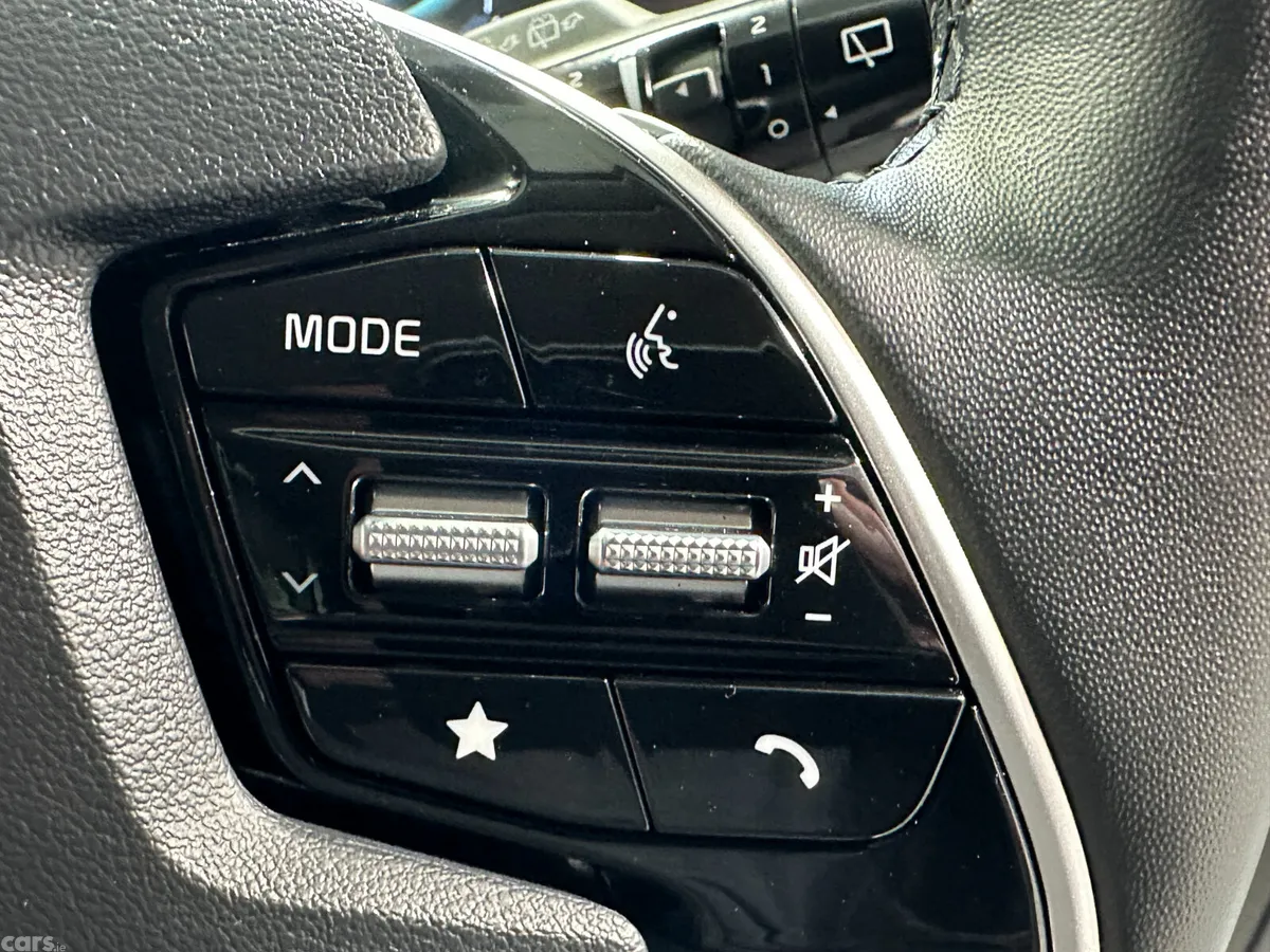 Kia Niro SUV, Petrol Hybrid, 2024, White