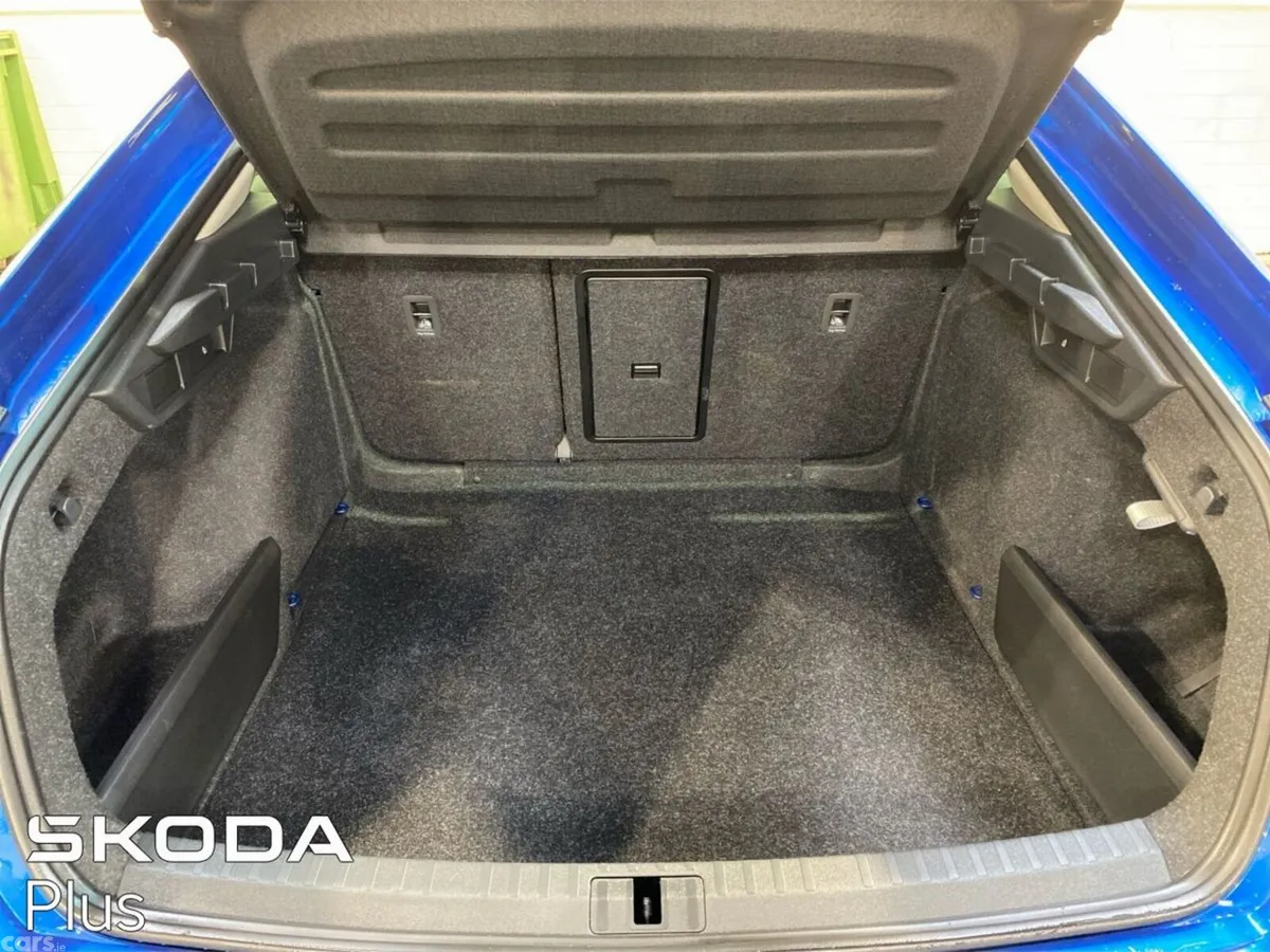 Skoda Octavia Saloon, Diesel, 2025, Blue