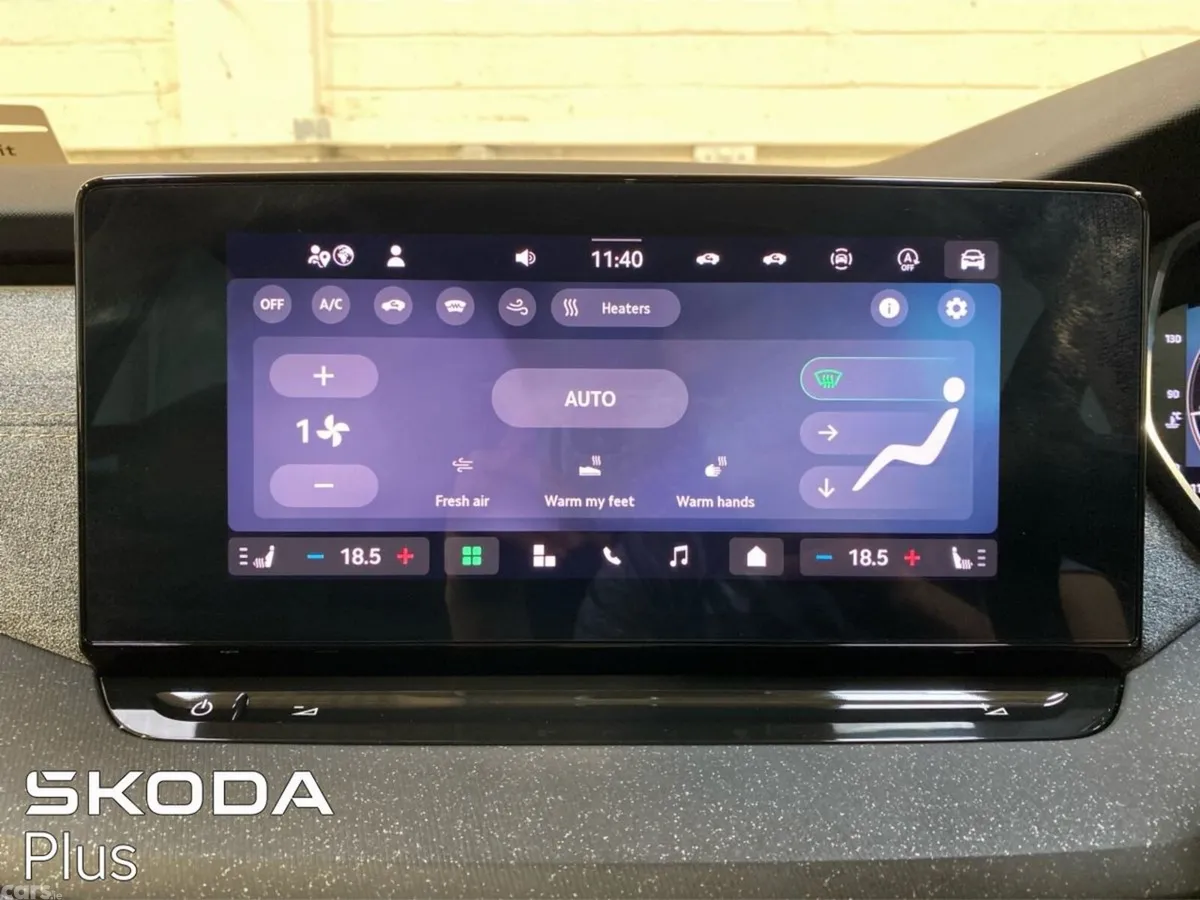 Skoda Octavia Saloon, Diesel, 2025, Blue