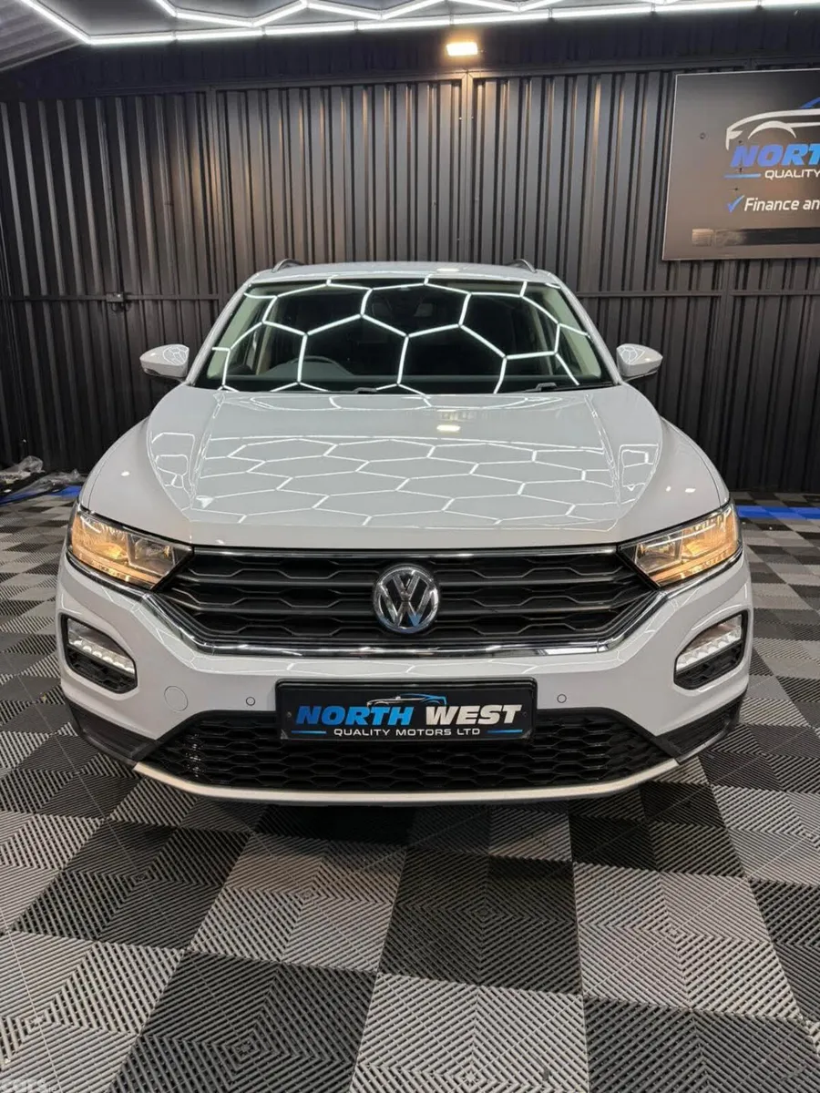 Volkswagen T-Roc SUV, Diesel, 2019, Silver