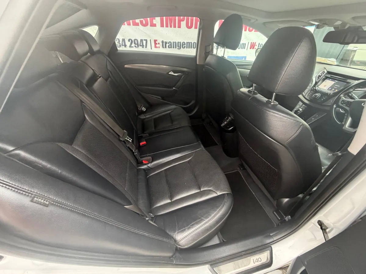 Hyundai i40 Saloon, Diesel, 2016, Silver