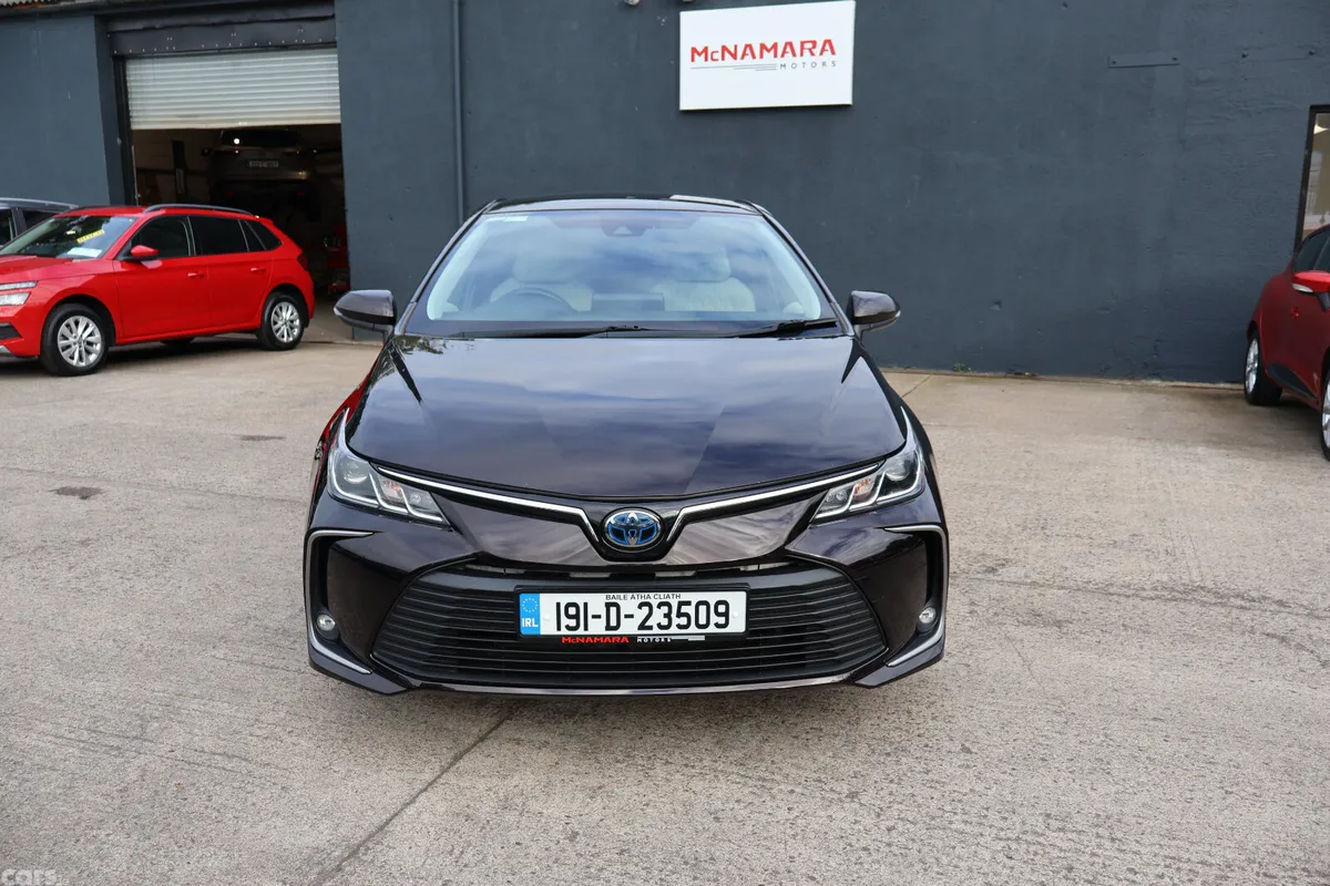 Toyota Corolla Saloon, Petrol Hybrid, 2019, Brown
