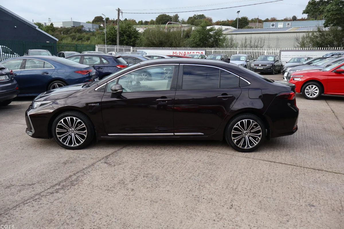 Toyota Corolla Saloon, Petrol Hybrid, 2019, Brown