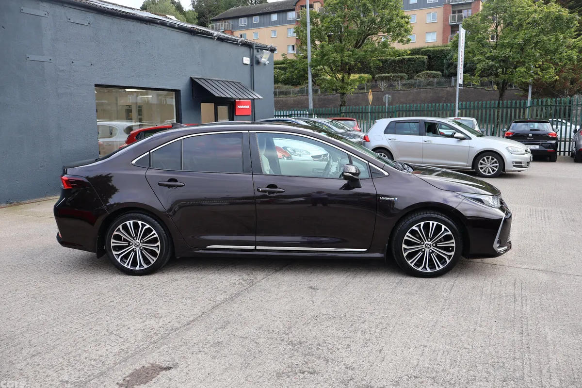 Toyota Corolla Saloon, Petrol Hybrid, 2019, Brown