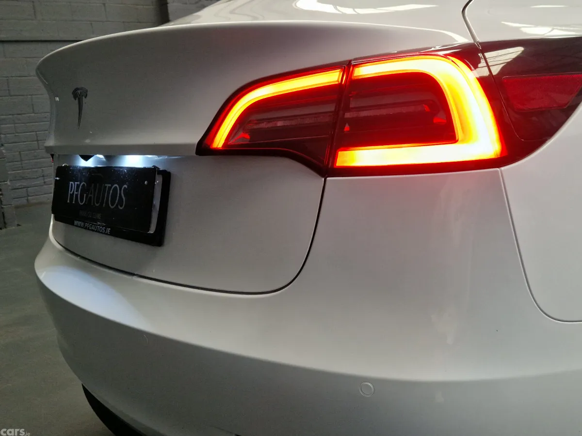Tesla Model 3 Saloon, Electric, 2022, White