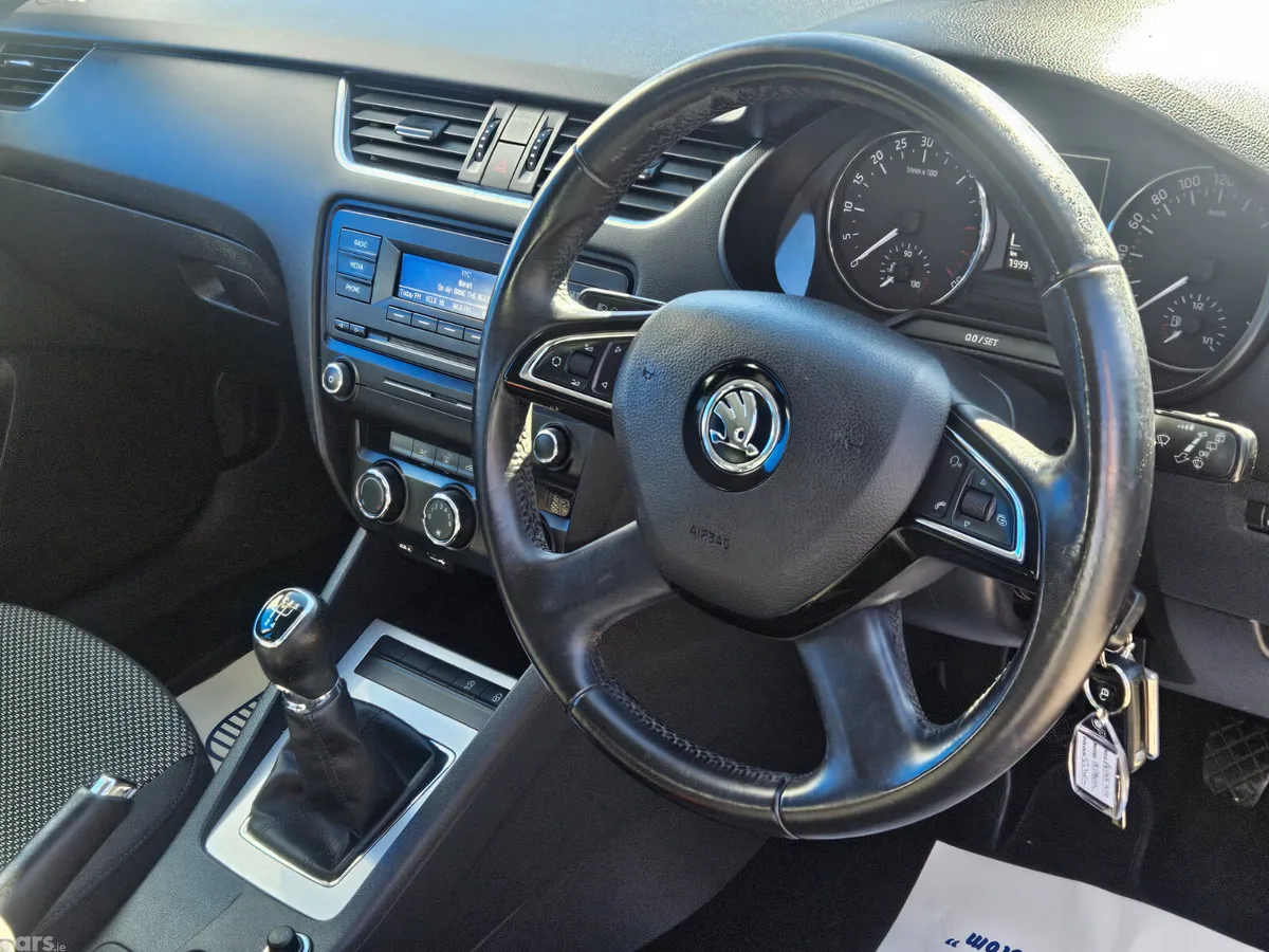 Skoda Octavia Saloon, Diesel, 2014, Silver