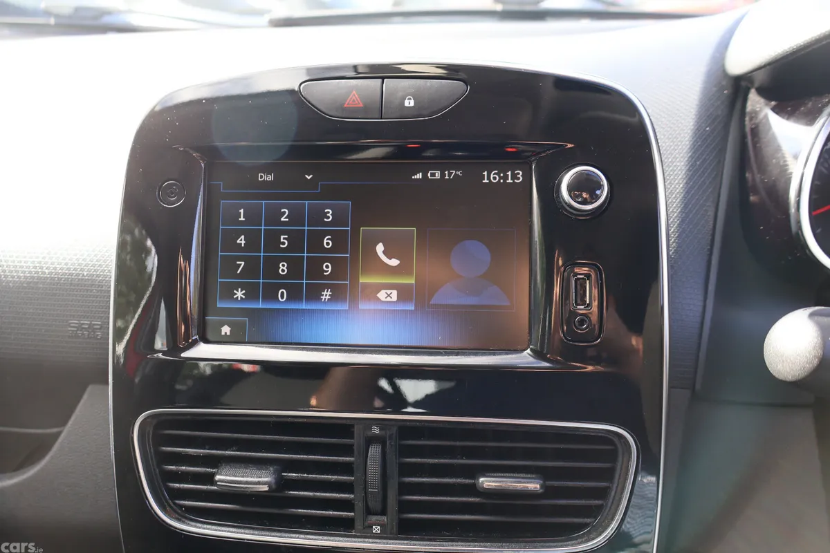 Renault Clio Hatchback, Petrol, 2019, Red