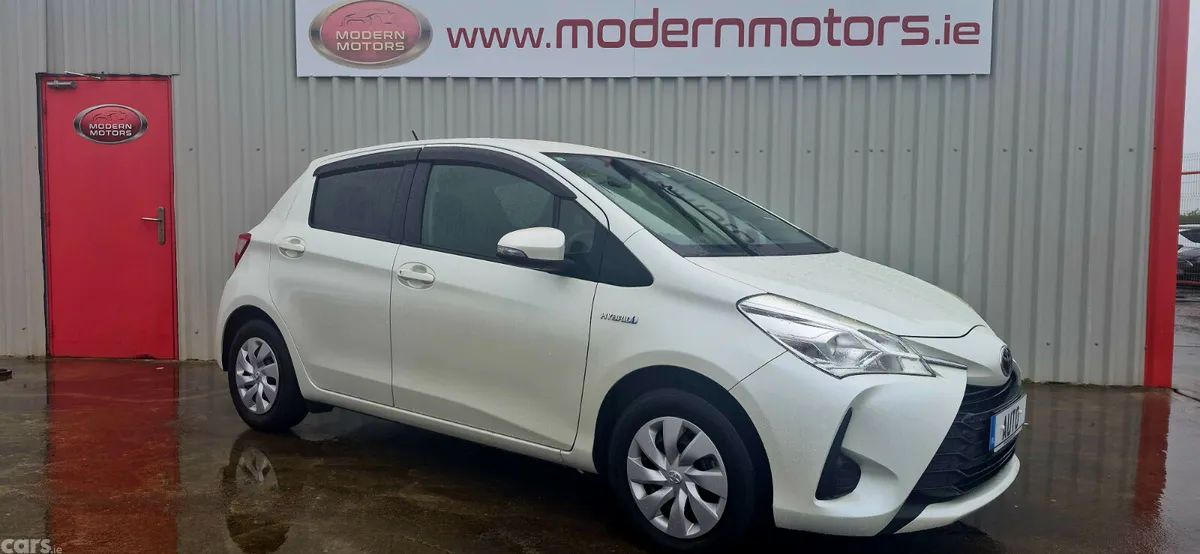 Toyota Vitz Hatchback, Petrol Hybrid, 2017, White