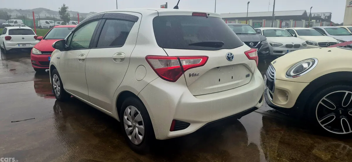 Toyota Vitz Hatchback, Petrol Hybrid, 2017, White