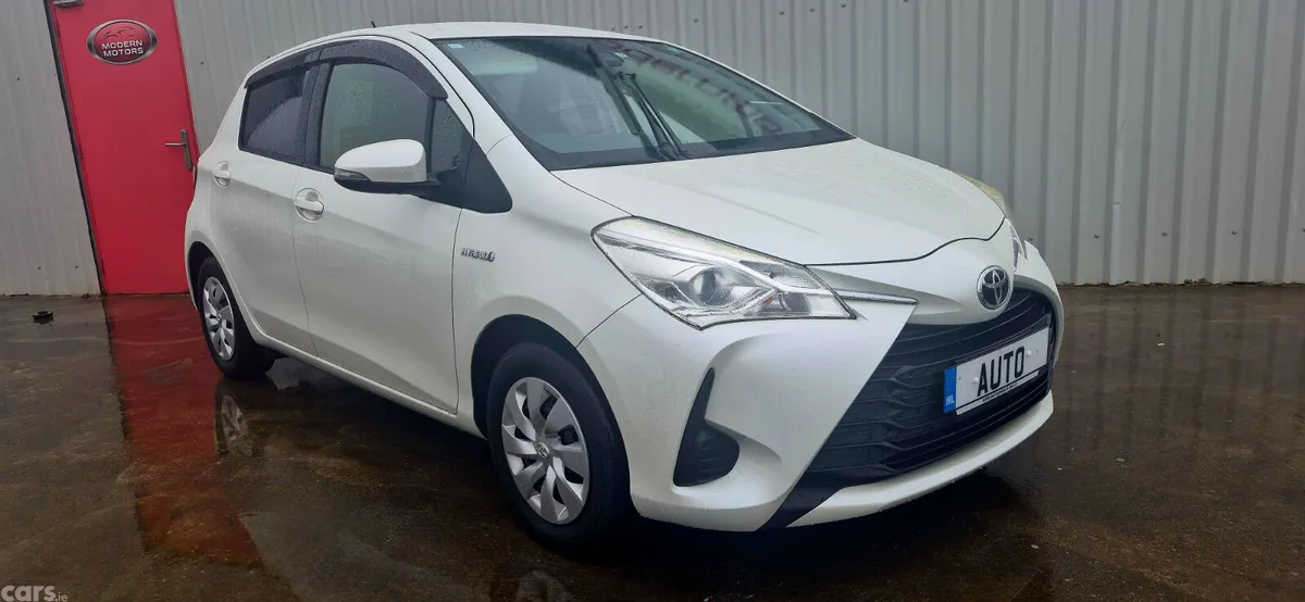 Toyota Vitz Hatchback, Petrol Hybrid, 2017, White