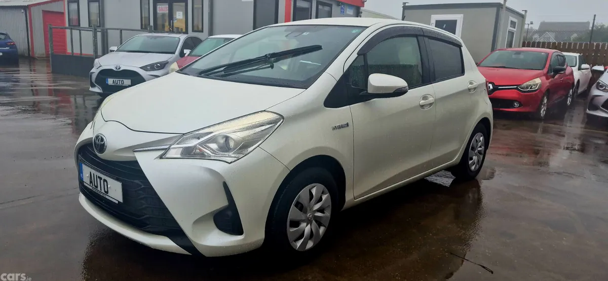 Toyota Vitz Hatchback, Petrol Hybrid, 2017, White