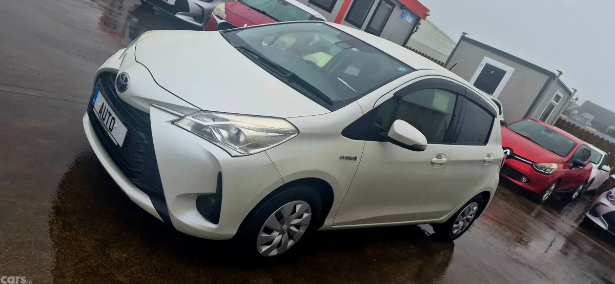 Toyota Vitz Hatchback, Petrol Hybrid, 2017, White