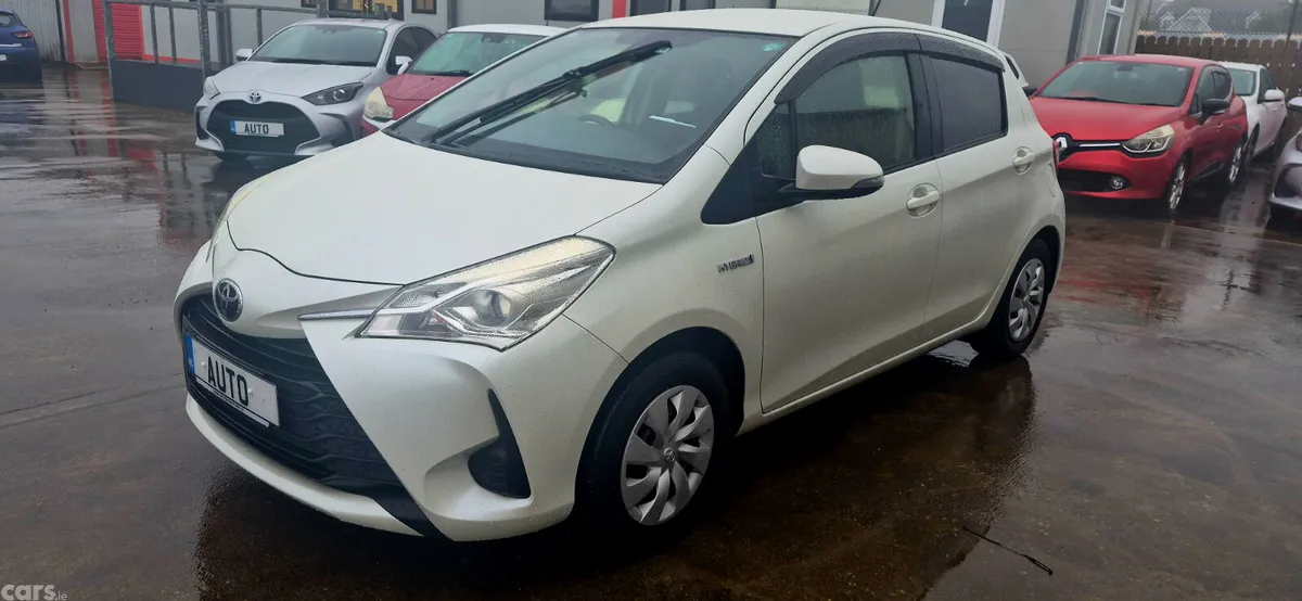 Toyota Vitz Hatchback, Petrol Hybrid, 2017, White