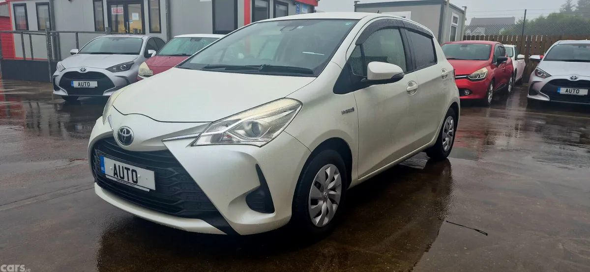 Toyota Vitz Hatchback, Petrol Hybrid, 2017, White