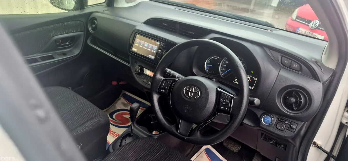 Toyota Vitz Hatchback, Petrol Hybrid, 2017, White