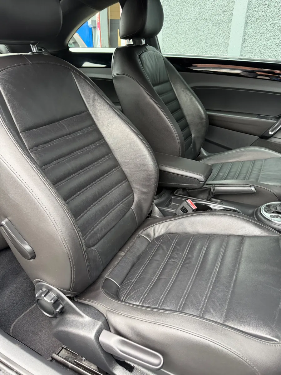 Volkswagen Beetle Hatchback, Petrol, 2014, Black