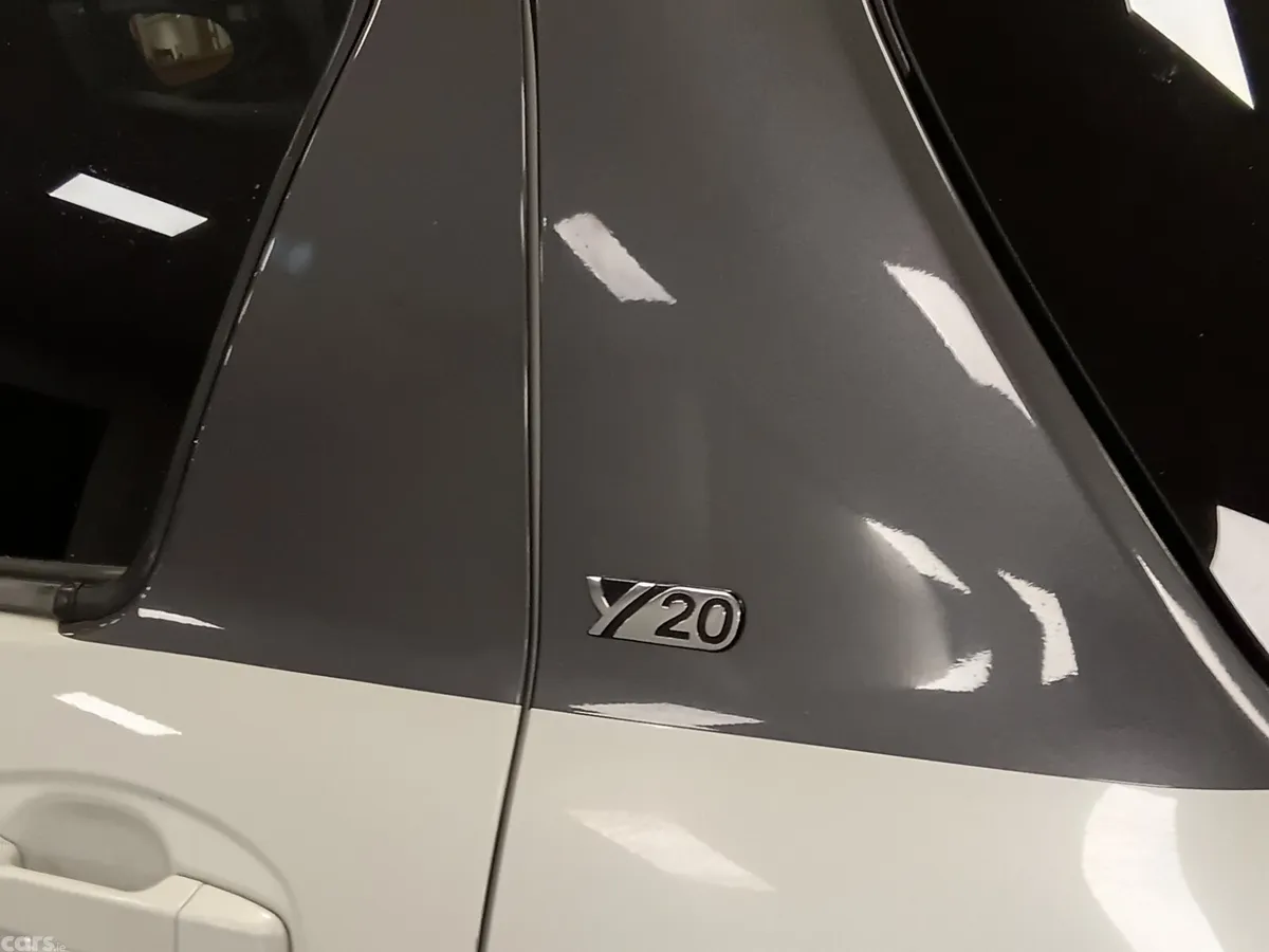 Toyota Yaris MPV, Petrol Hybrid, 2020, White