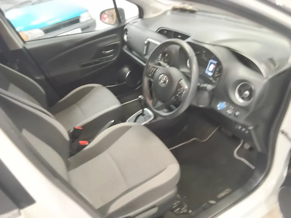 Toyota Yaris MPV, Petrol Hybrid, 2020, White