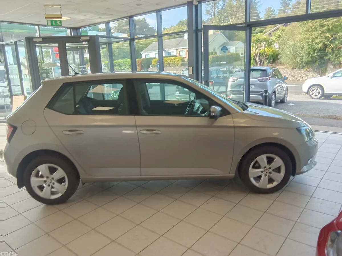Skoda Fabia Hatchback, Petrol, 2016, Beige