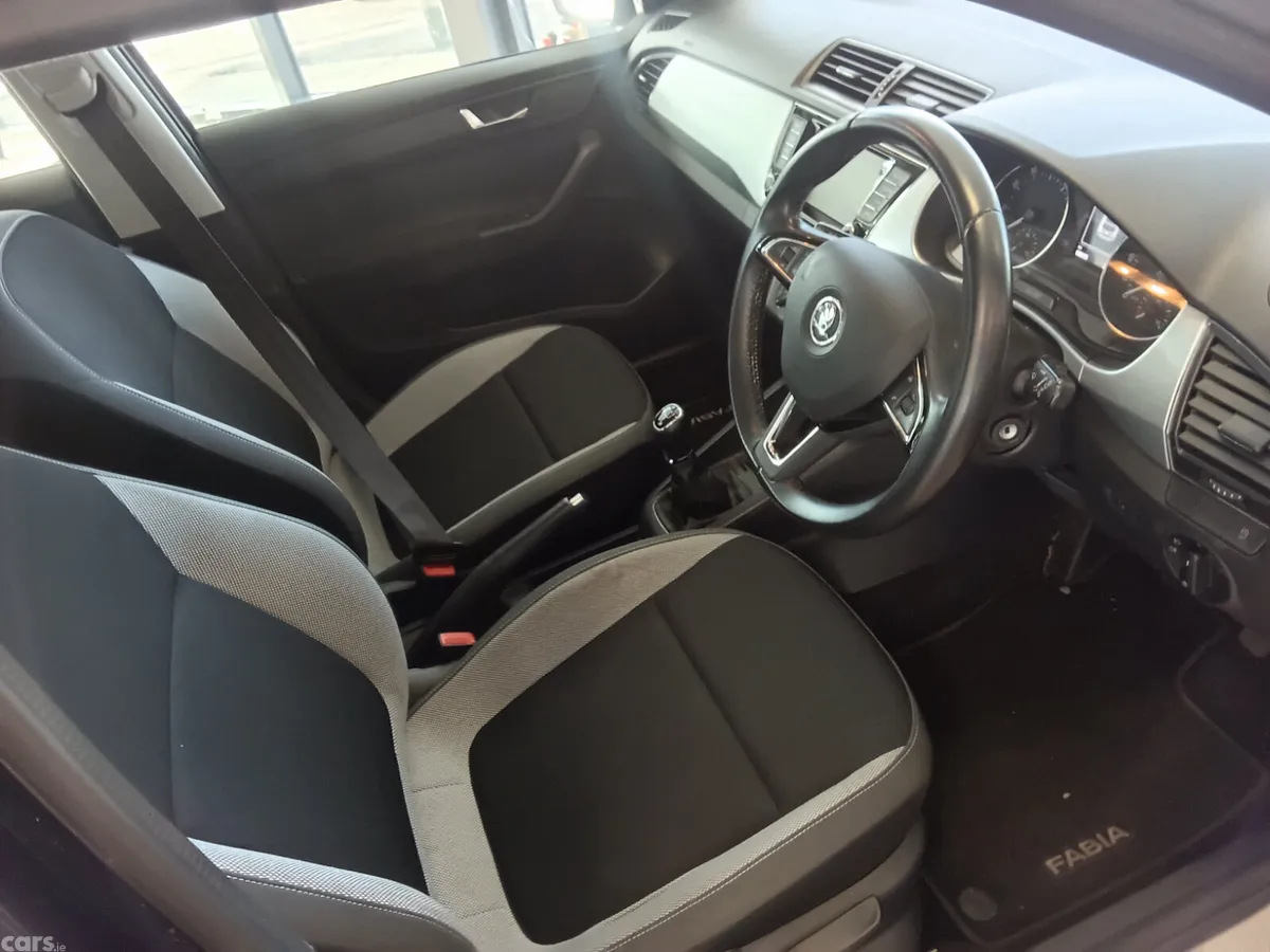 Skoda Fabia Hatchback, Petrol, 2016, Beige