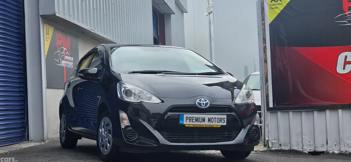 Toyota Aqua Hatchback, Petrol Hybrid, 2015, Black