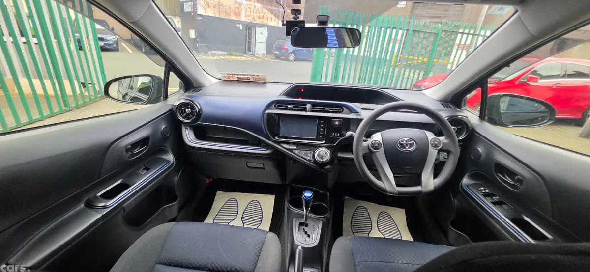 Toyota Aqua Hatchback, Petrol Hybrid, 2015, Black
