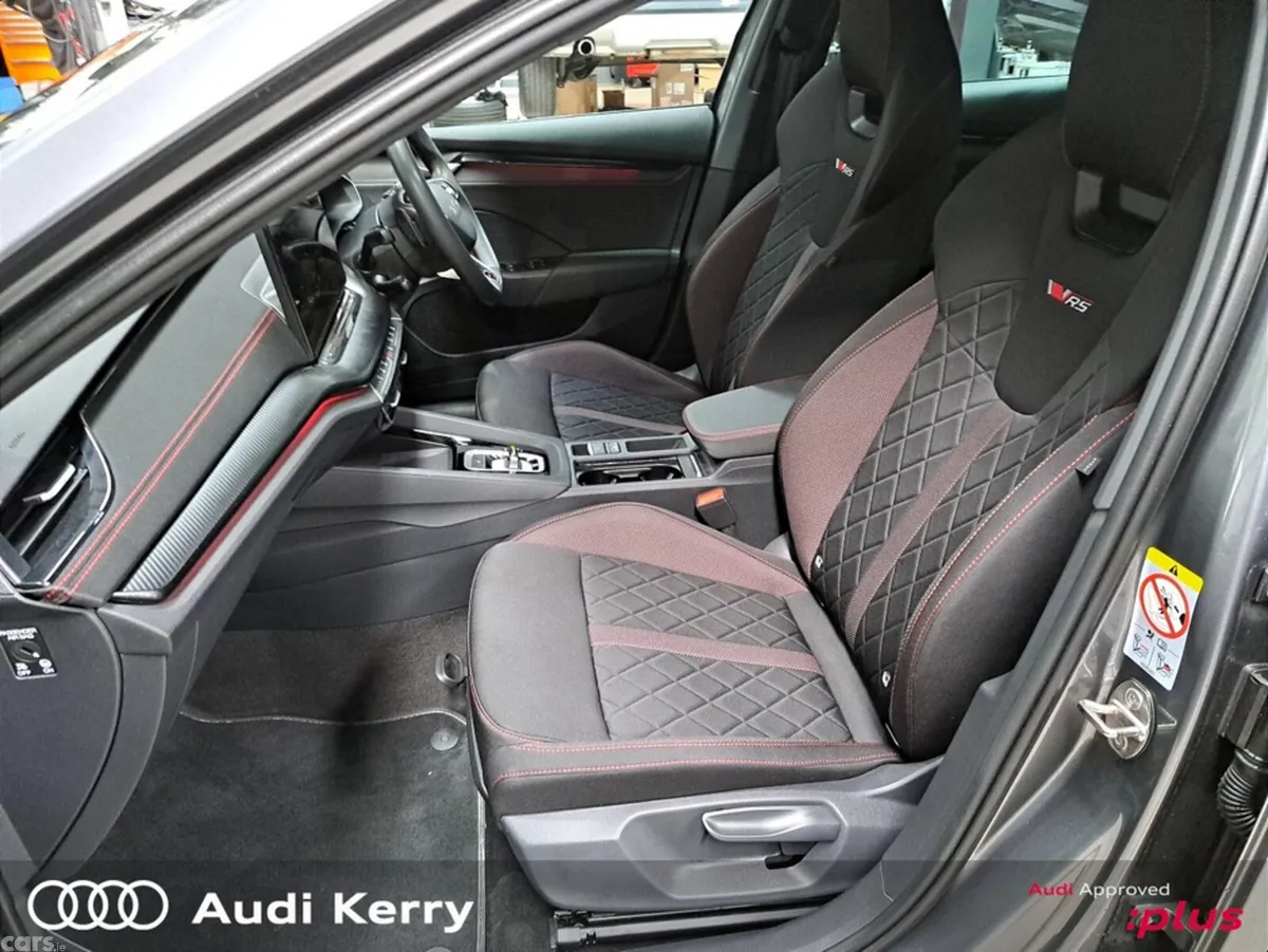 Skoda Octavia Saloon, Petrol, 2025, Grey