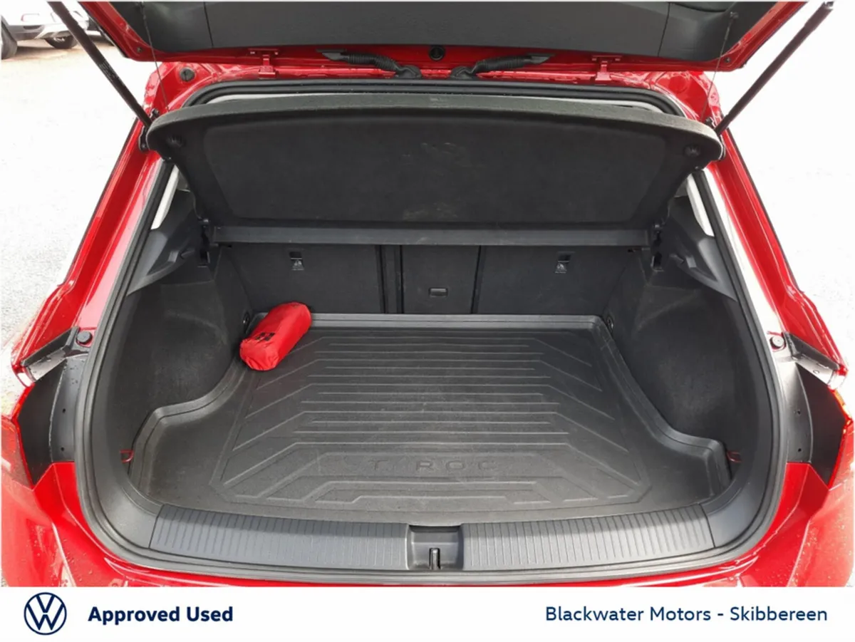 Volkswagen T-Roc SUV, Petrol, 2023, Red
