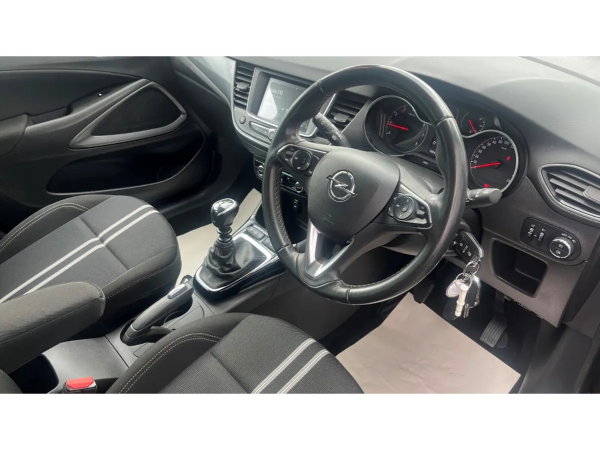 Opel Crossland MPV, Diesel, 2023, Black