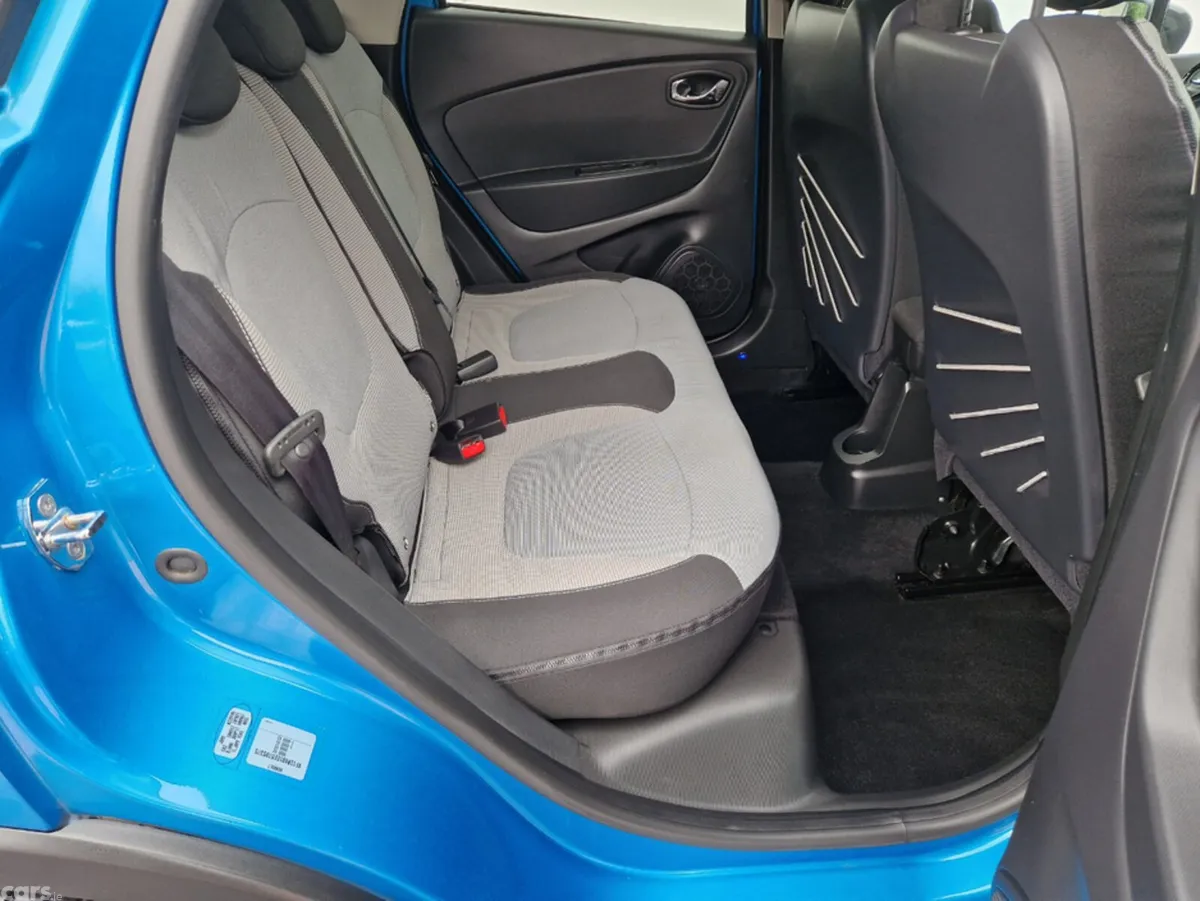 Renault Captur Hatchback, Petrol, 2015, Blue