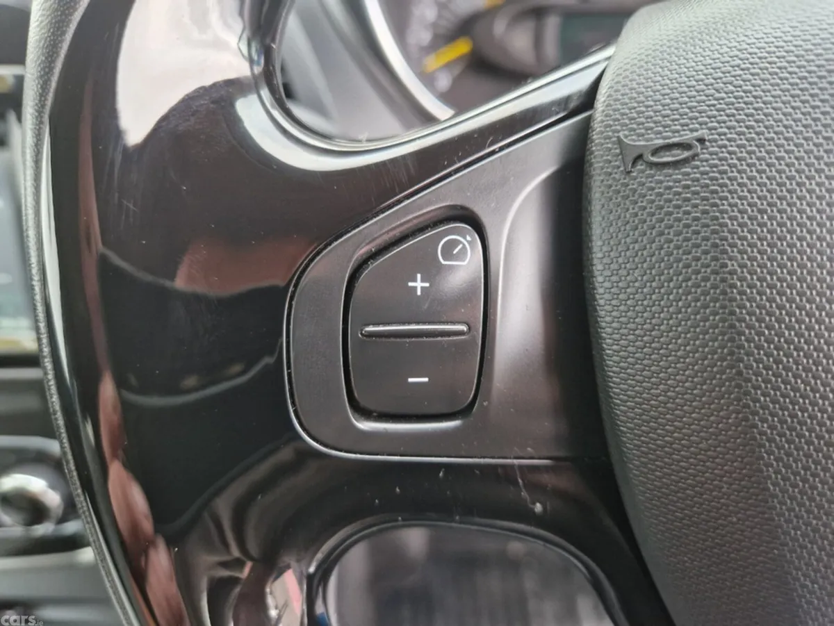 Renault Captur Hatchback, Petrol, 2015, Blue