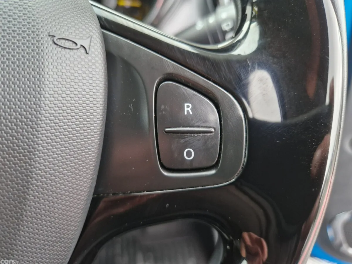 Renault Captur Hatchback, Petrol, 2015, Blue