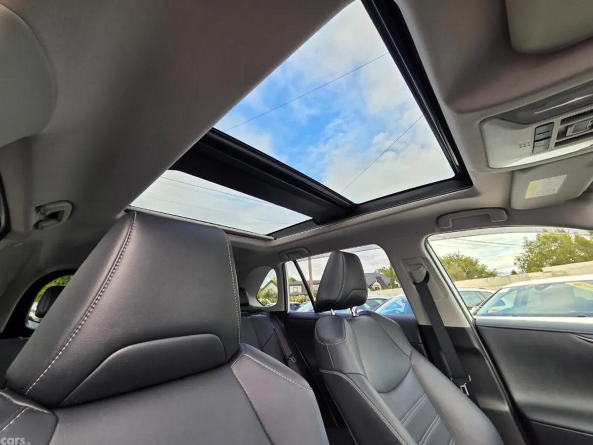 Toyota RAV4 SUV, Petrol Hybrid, 2019, White