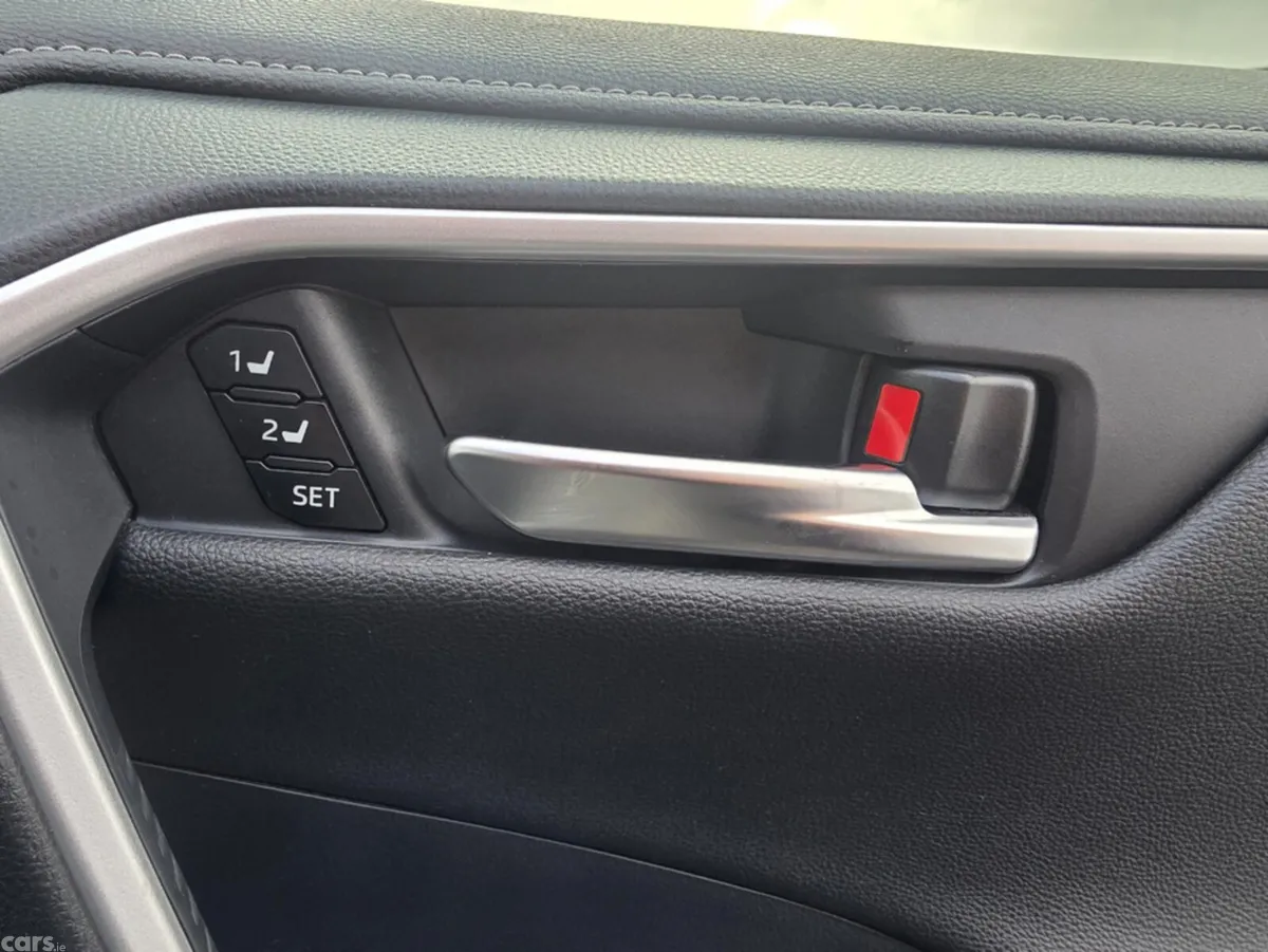 Toyota RAV4 SUV, Petrol Hybrid, 2019, White