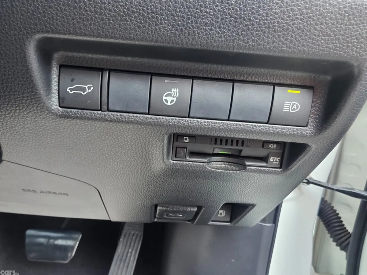 Toyota RAV4 SUV, Petrol Hybrid, 2019, White