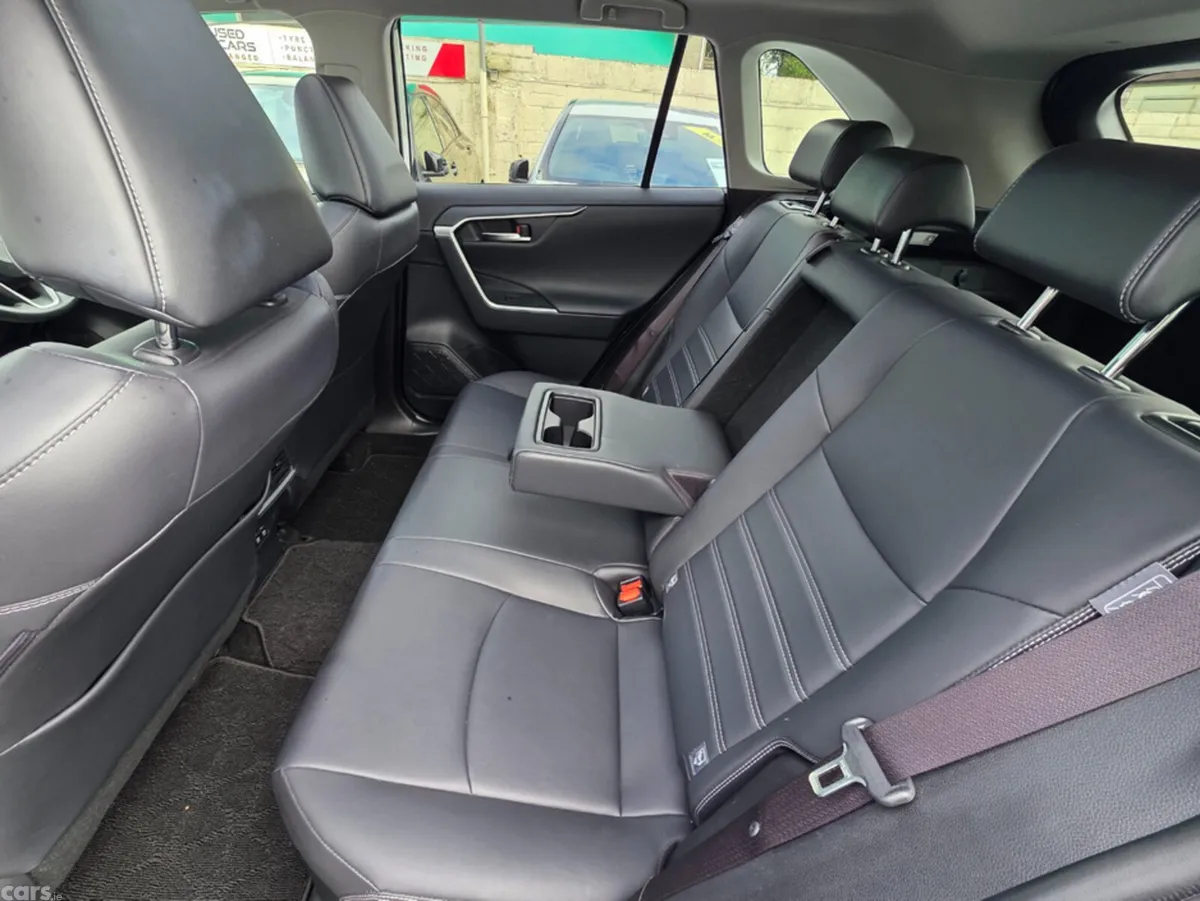Toyota RAV4 SUV, Petrol Hybrid, 2019, White