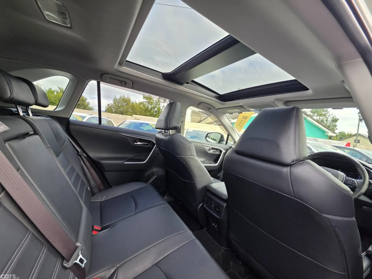 Toyota RAV4 SUV, Petrol Hybrid, 2019, White