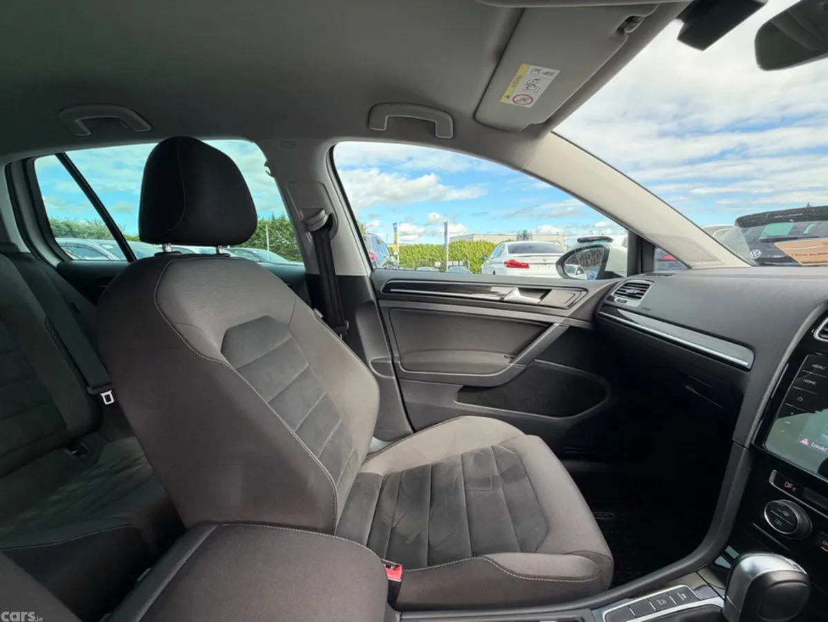 Volkswagen Golf Hatchback, Petrol, 2017, White