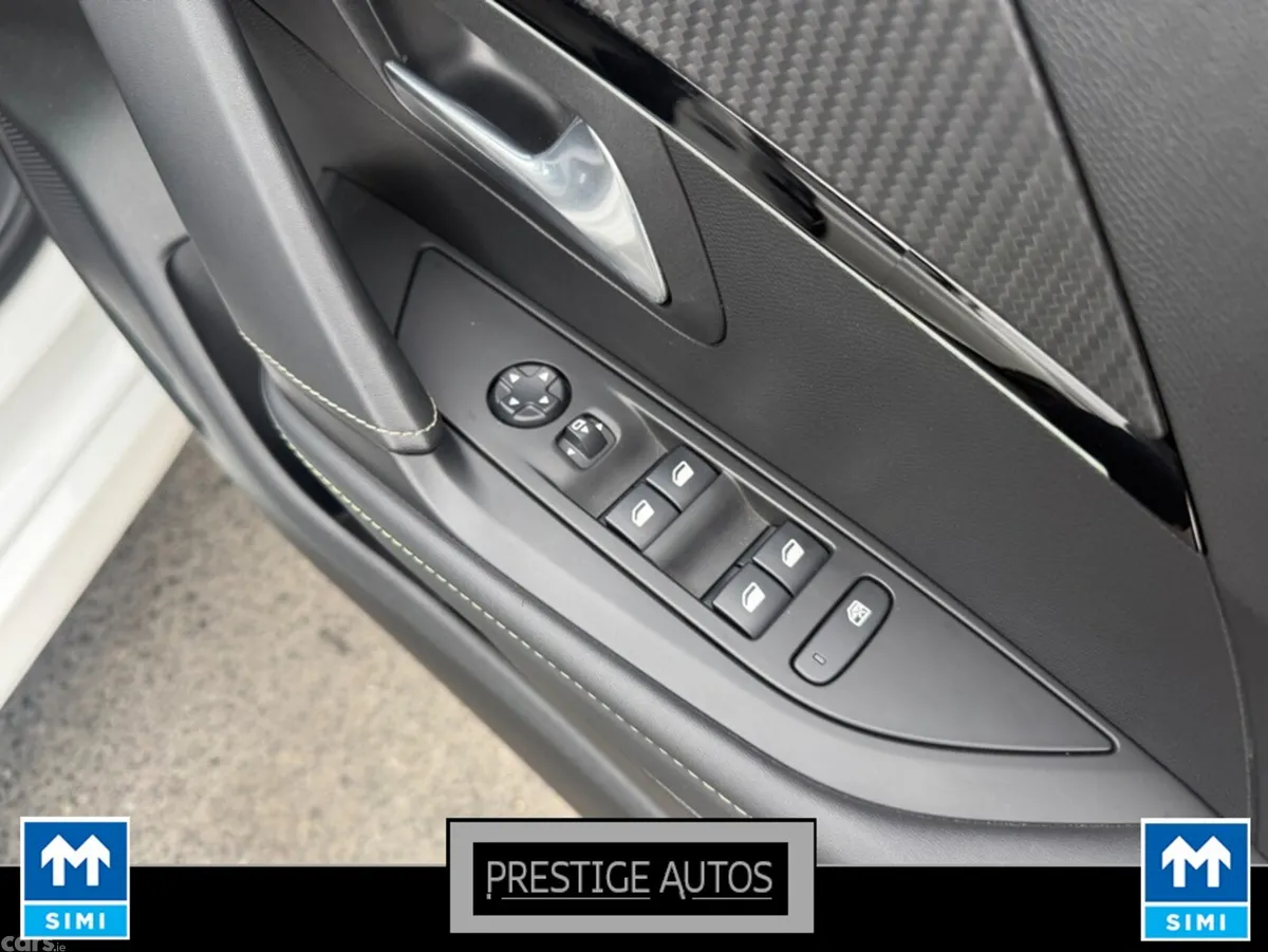 Peugeot 208 Hatchback, Petrol, 2021, White
