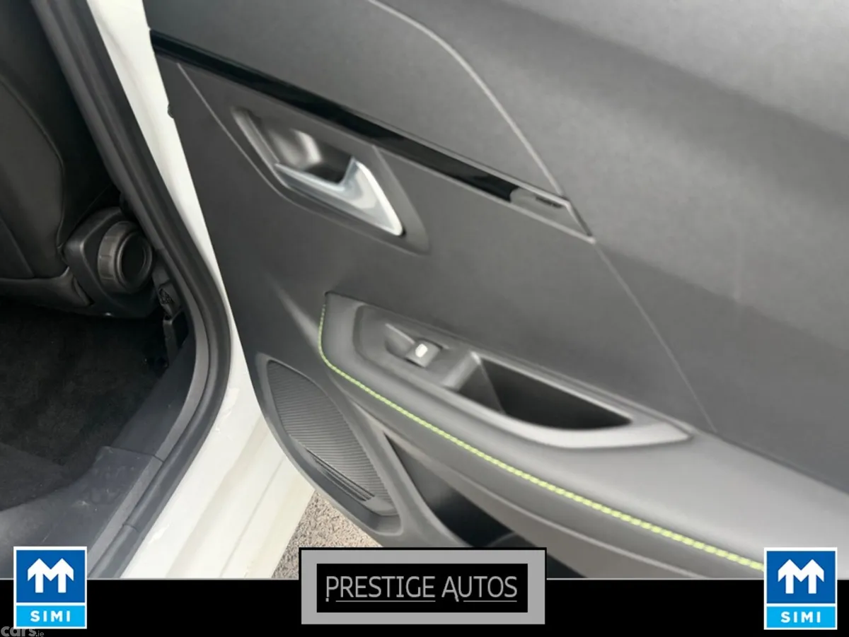 Peugeot 208 Hatchback, Petrol, 2021, White