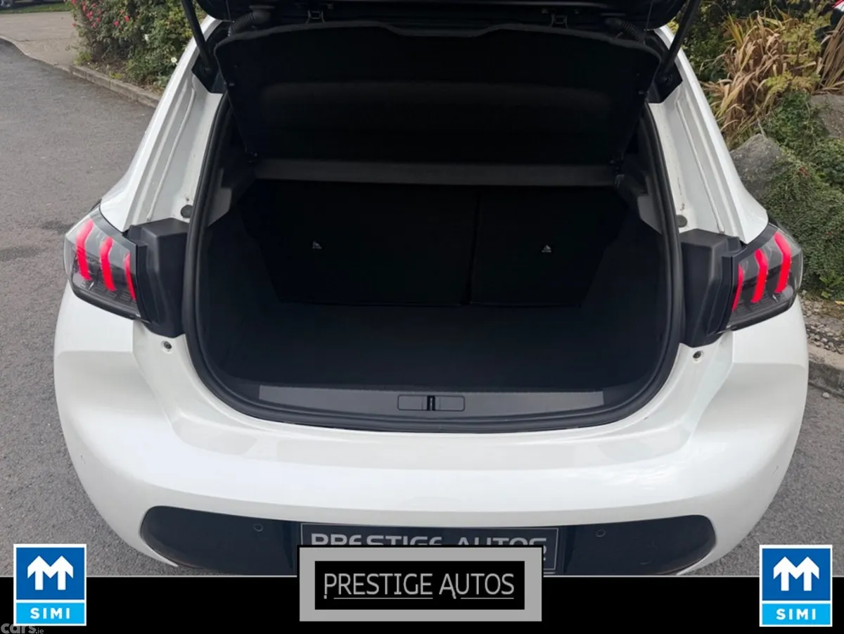 Peugeot 208 Hatchback, Petrol, 2021, White