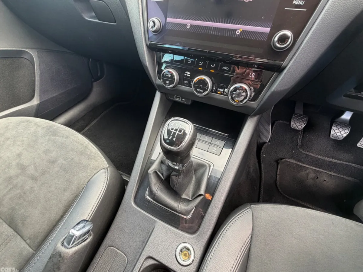 Skoda Octavia Estate, Diesel, 2020, Blue