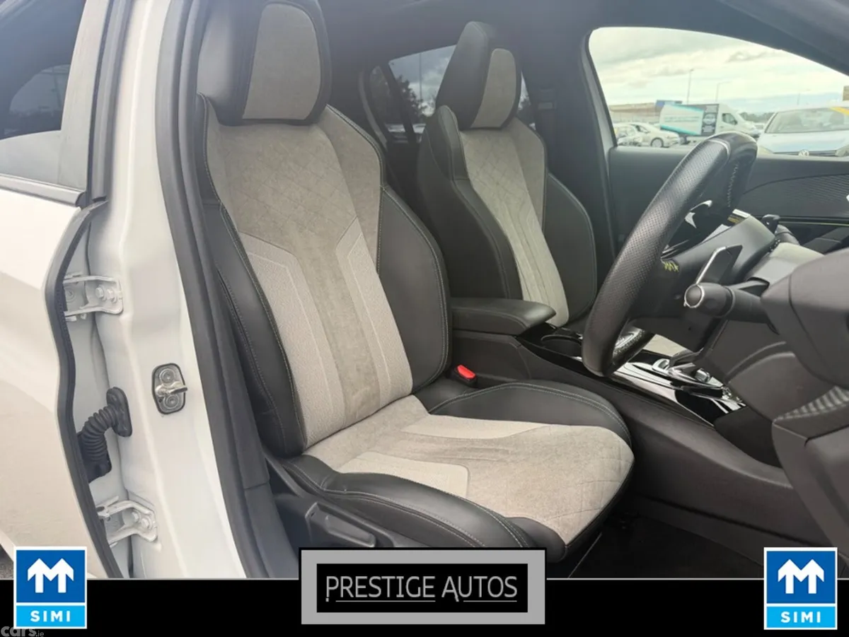 Peugeot 208 Hatchback, Petrol, 2021, White