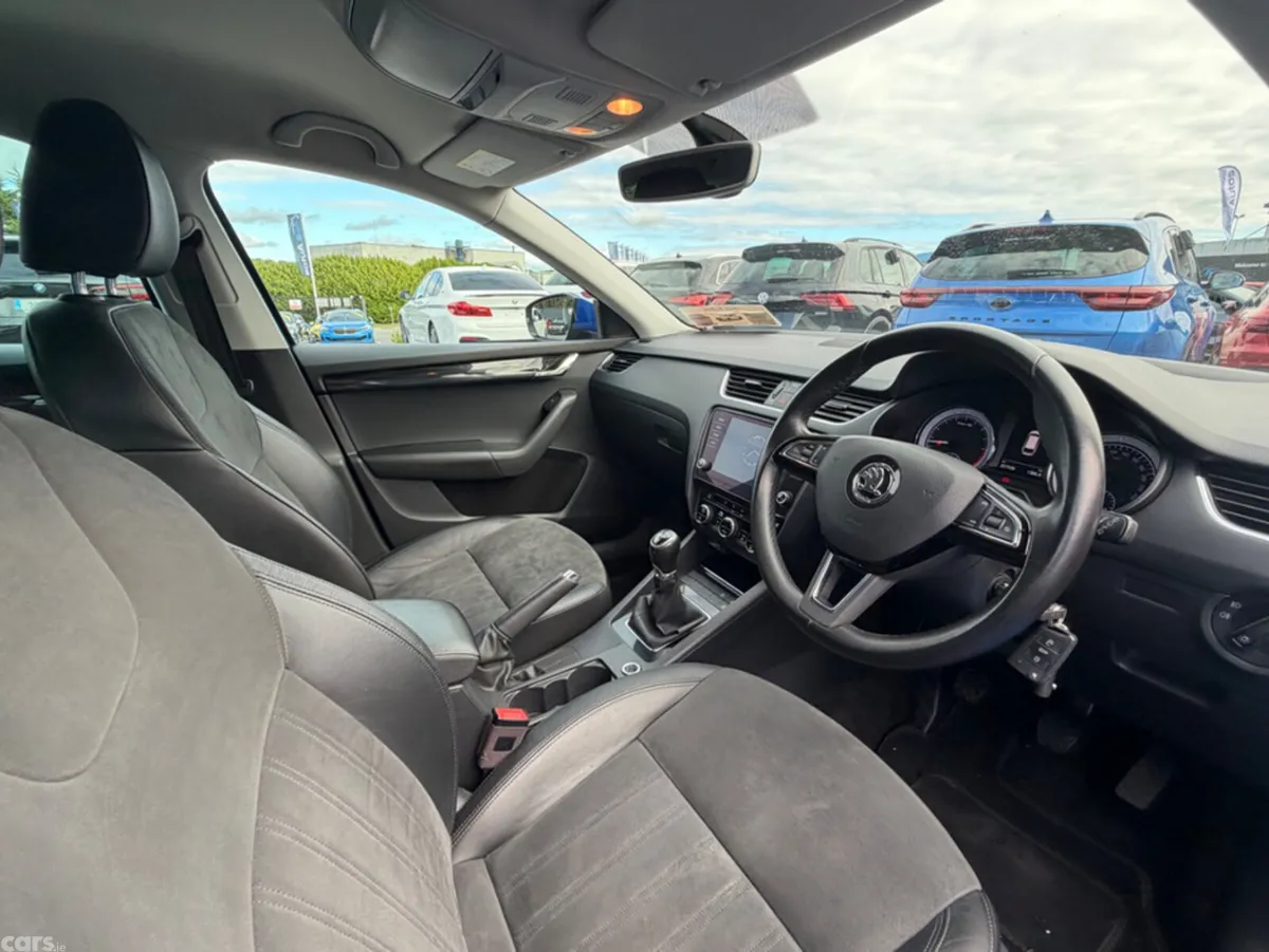 Skoda Octavia Estate, Diesel, 2020, Blue