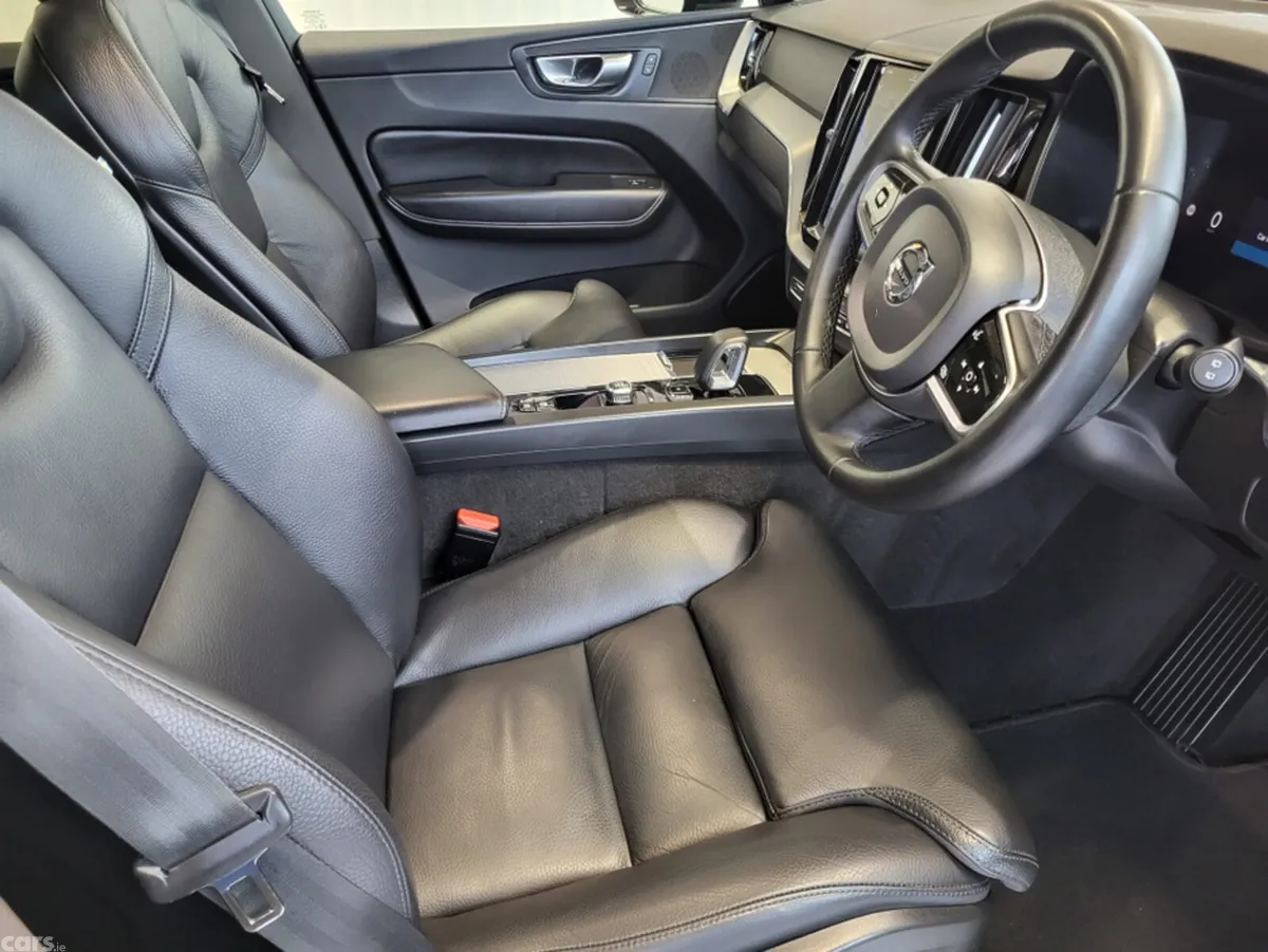 Volvo XC60 SUV, Petrol Plug-in Hybrid, 2023, Grey