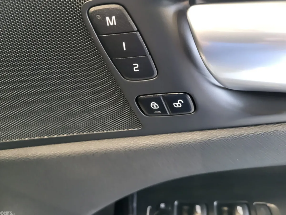 Volvo XC60 SUV, Petrol Plug-in Hybrid, 2023, Grey