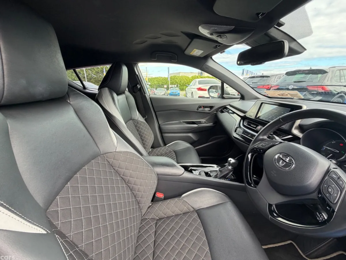 Toyota C-HR SUV, Petrol Hybrid, 2019, Black