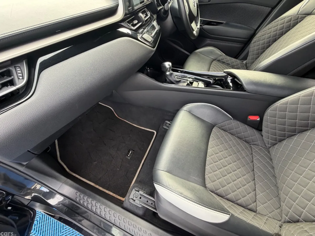 Toyota C-HR SUV, Petrol Hybrid, 2019, Black