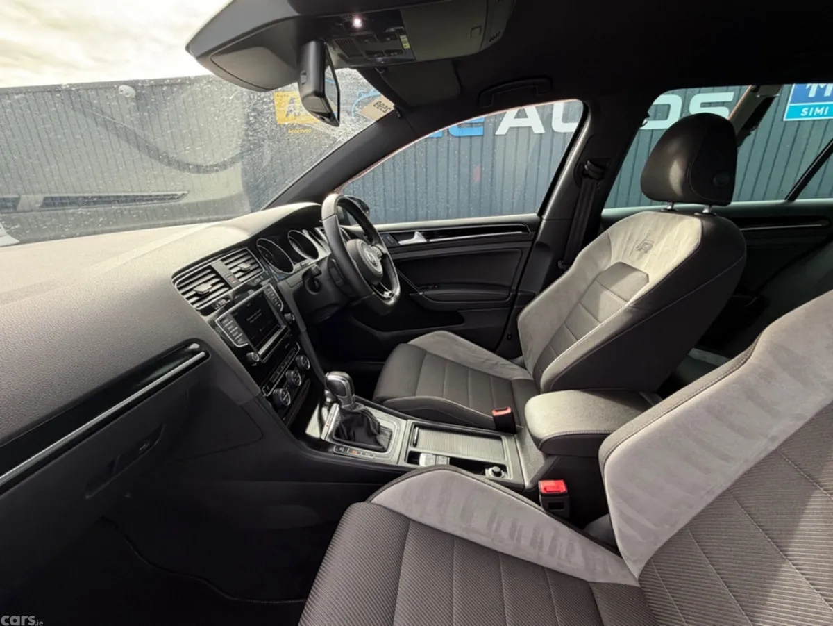 Volkswagen Golf Hatchback, Petrol, 2016, Black